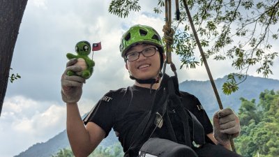 20241021龜寶攀樹