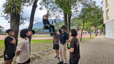 20241021龜寶攀樹